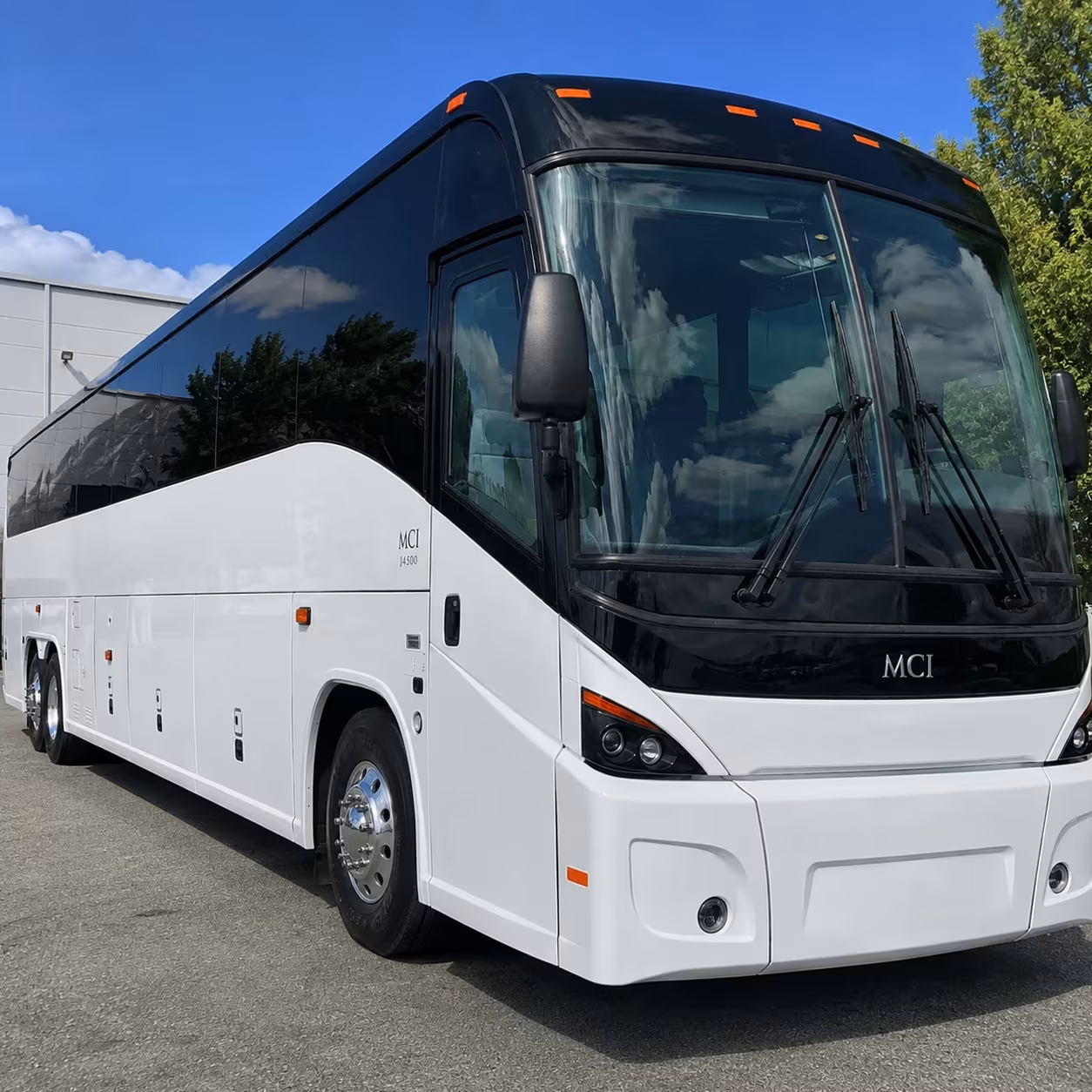 santa fe minibus rentals for groups flying into saf