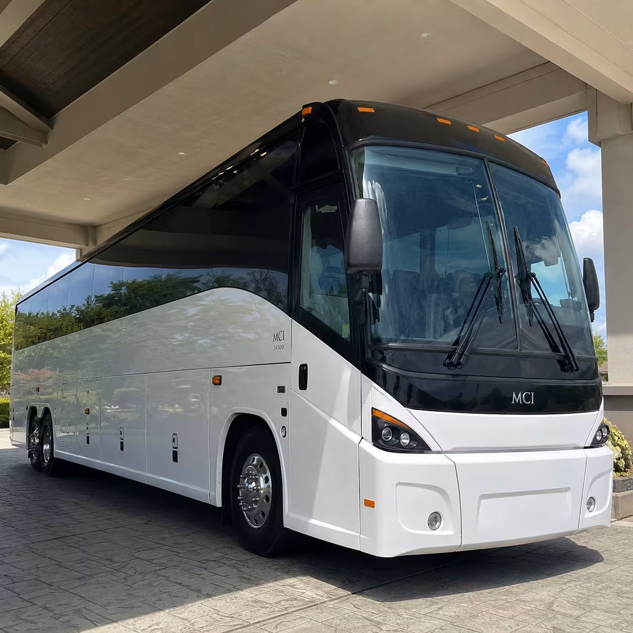 santa fe ski group bus rentals for airport transfers